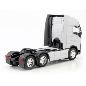 ولوو FH 6x4 نقره ای 1:18 ویلی