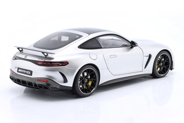 مرسدس بنز AMG GT اتاق C192 