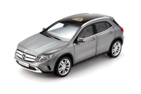 مرسدس بنز GLA اتاق X156