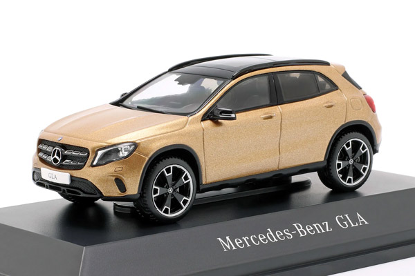 مرسدس بنز GLA اتاق X156