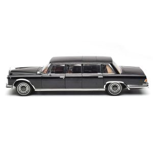 ماکت مرسدس بنز پولمان S600 W100 رنگ مشکی 1:18 از برند اتوآرت Autoart