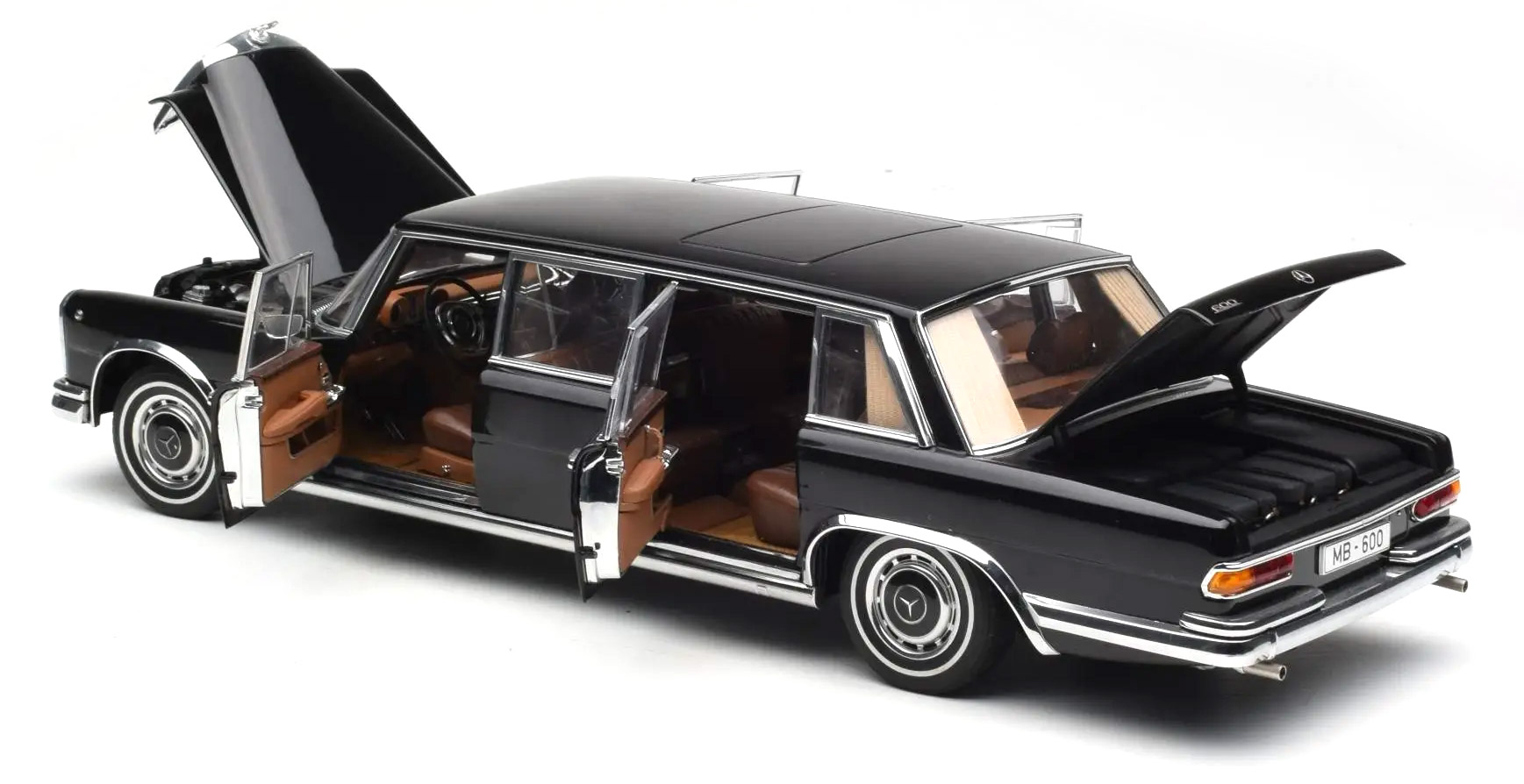 ماکت مرسدس بنز پولمان S600 W100 رنگ مشکی 1:18 از برند اتوآرت Autoart