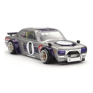 ماکت نیسان اسکای لاین 2000 GT-R (KPGC10) Kaido Works V1 رنگ نقره‌ای/بنفش مقیاس 1:64 از مینی جی تی Mini GT (کایدو هاوس Kaido House)